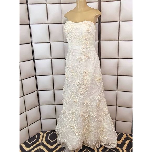 Oleg Cassini wedding gown - Picture 7 of 9